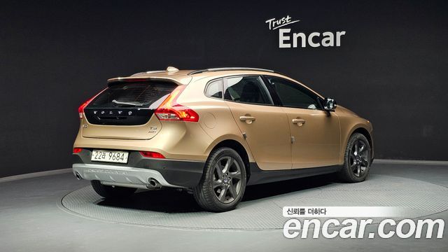 Volvo V40 2013 thumb 3