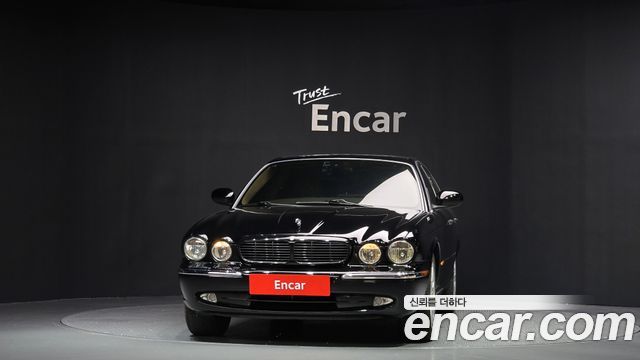 Jaguar XJ-8 2004 thumb 4