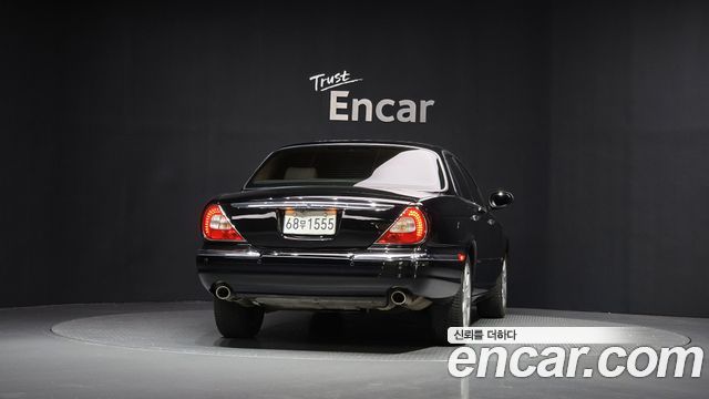 Jaguar XJ-8 2004 thumb 5