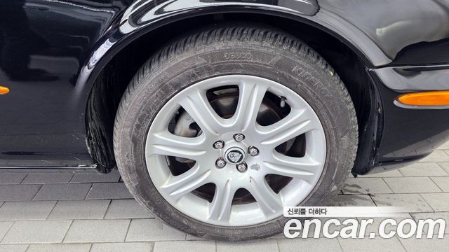 Jaguar XJ-8 2004 thumb 6
