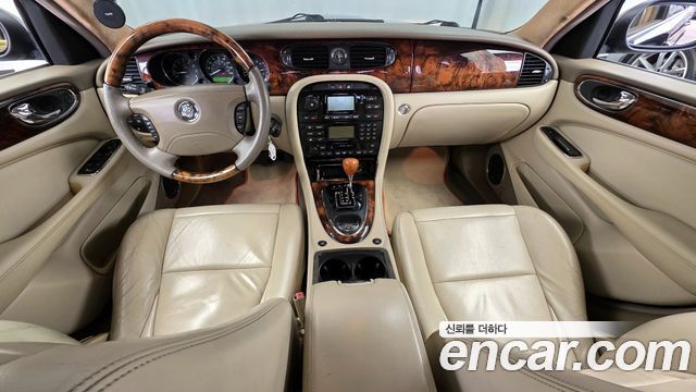Jaguar XJ-8 2004 thumb 8