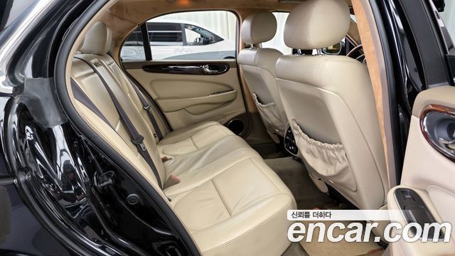 Jaguar XJ-8 2004 thumb 12