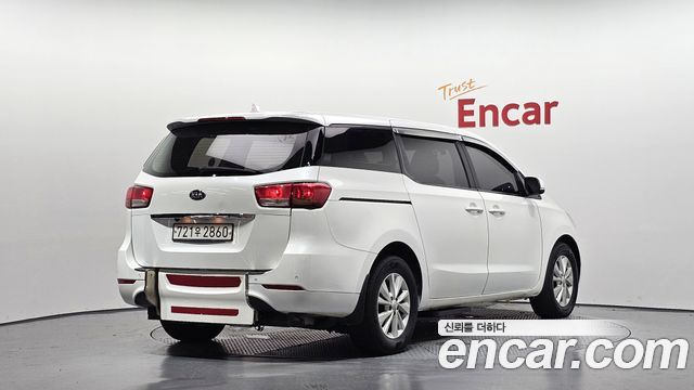 Kia Carnival 2015 thumb 3