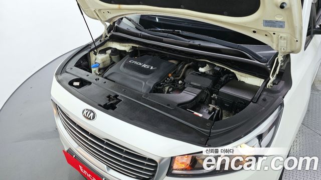 Kia Carnival 2015 thumb 7