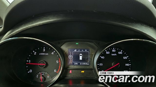 Kia Carnival 2015 thumb 8