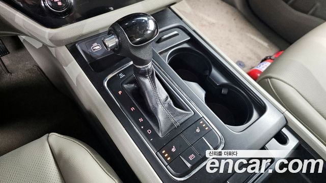 Kia Carnival 2015 thumb 9