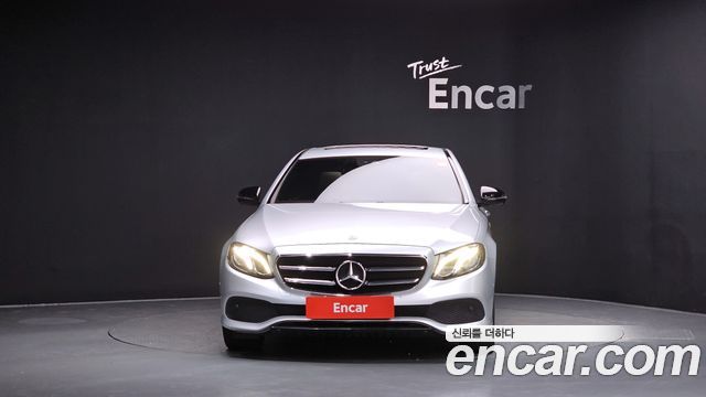 Mercedes-Benz E-Class 2020 thumb 4