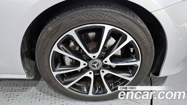 Mercedes-Benz E-Class 2020 thumb 6