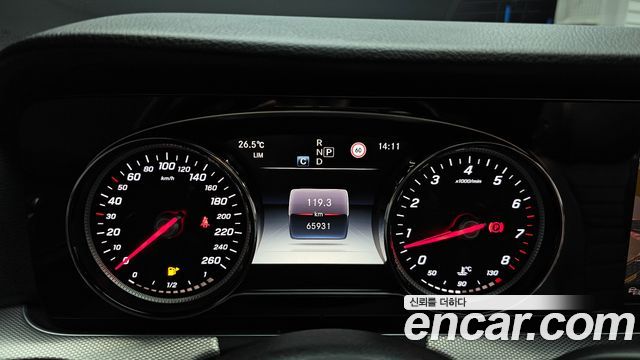 Mercedes-Benz E-Class 2020 thumb 9