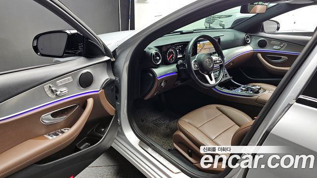 Mercedes-Benz E-Class 2020 thumb 11