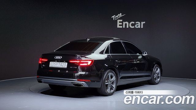 Audi A4 2019 thumb 3