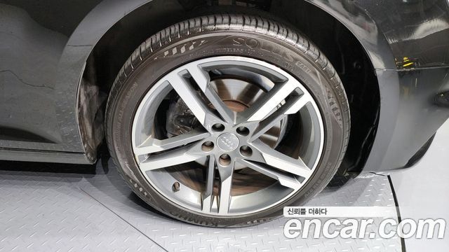 Audi A4 2019 thumb 6