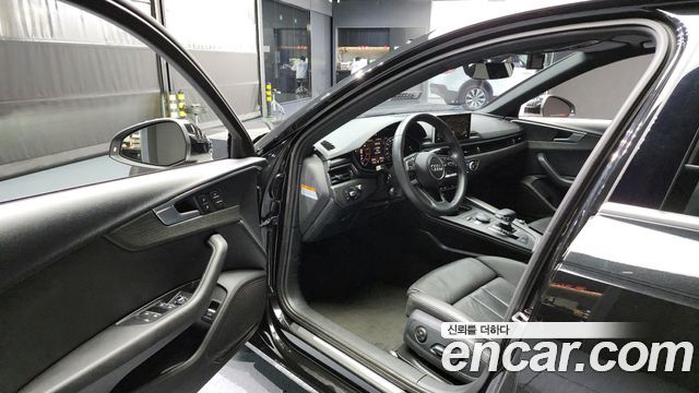 Audi A4 2019 thumb 11