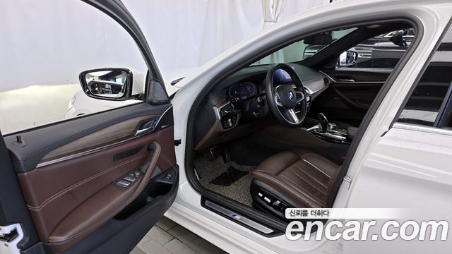 BMW 5 серии 2020 thumb 10