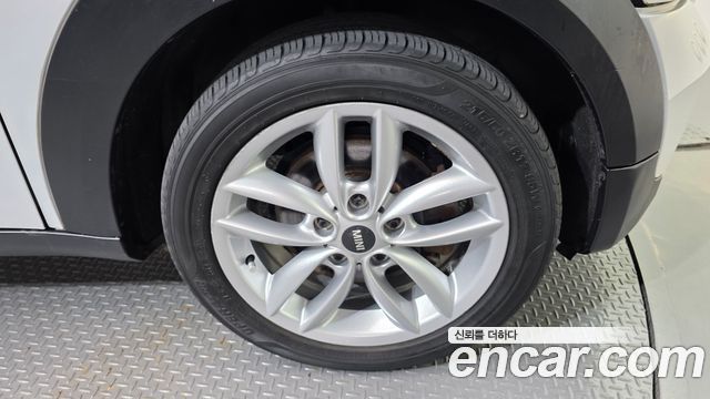 Mini Countryman 2012 thumb 6