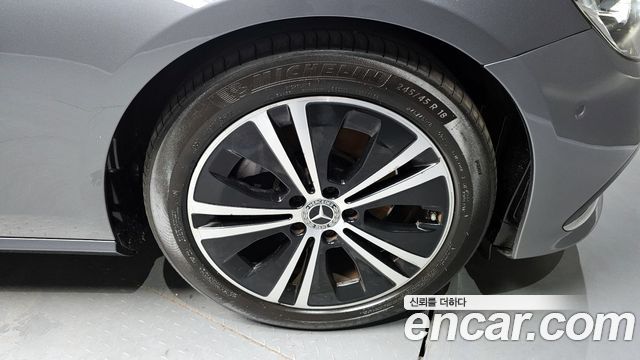 Mercedes-Benz E-Class 2020 thumb 6