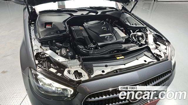 Mercedes-Benz E-Class 2020 thumb 7