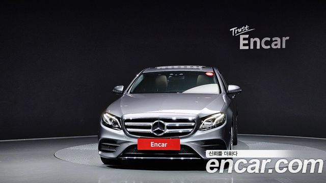 Mercedes-Benz E-Class 2019 thumb 4