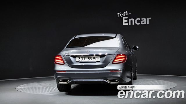 Mercedes-Benz E-Class 2019 thumb 5
