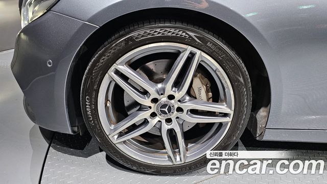 Mercedes-Benz E-Class 2019 thumb 6
