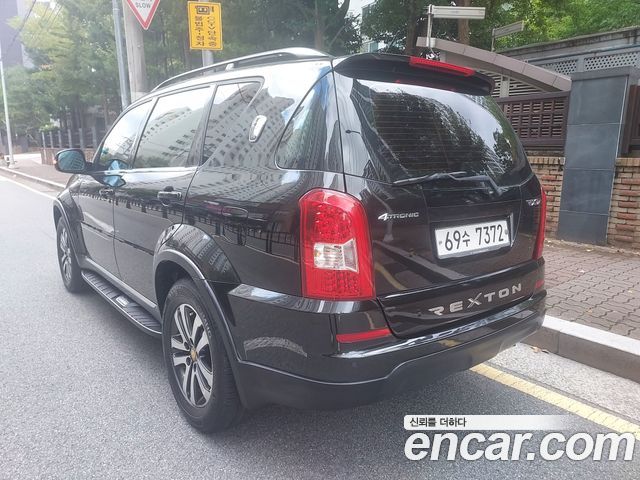 SsangYong Rexton 2014 thumb 8