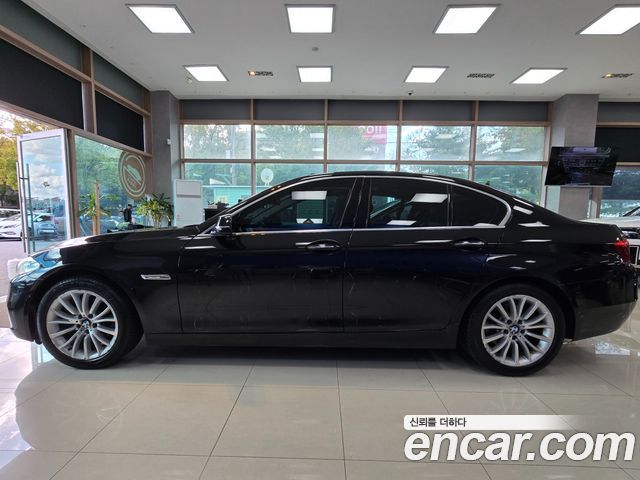 BMW 5 серии 2015 thumb 4