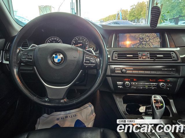 BMW 5 серии 2015 thumb 10
