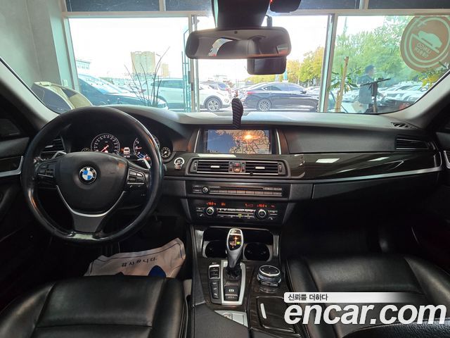 BMW 5 серии 2015 thumb 11