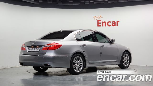 Hyundai Genesis 2011 thumb 3