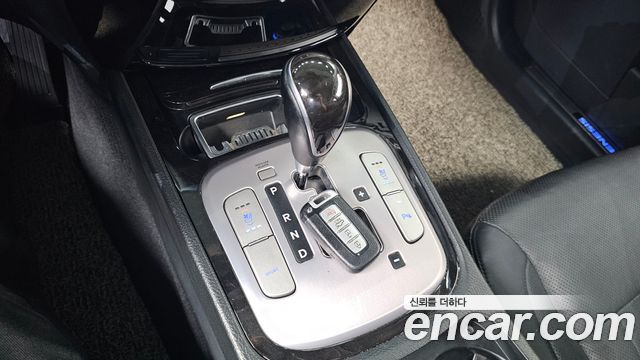 Hyundai Genesis 2011 thumb 10