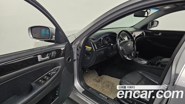 Hyundai Genesis 2011 thumb 11
