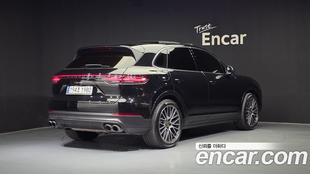 Porsche Cayenne 2023 thumb 3