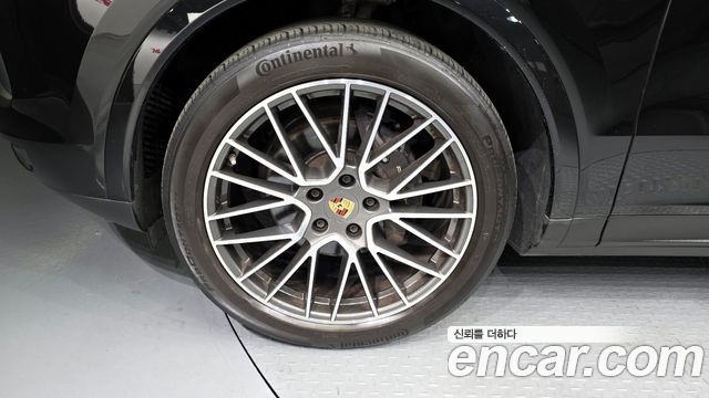 Porsche Cayenne 2023 thumb 6