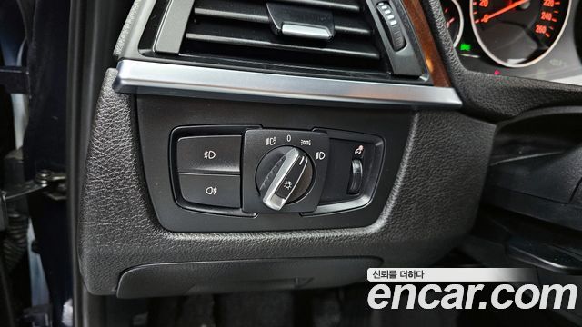BMW 3 серии 2015 thumb 11