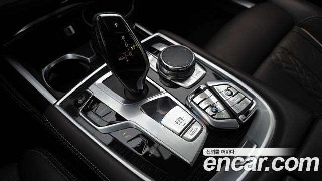 BMW 7 серии 2017 thumb 10