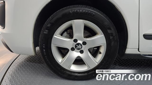 Peugeot 3008 2014 thumb 5