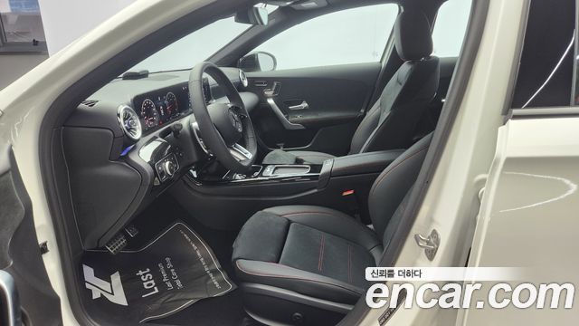 Mercedes-Benz A-Class 2024 thumb 11