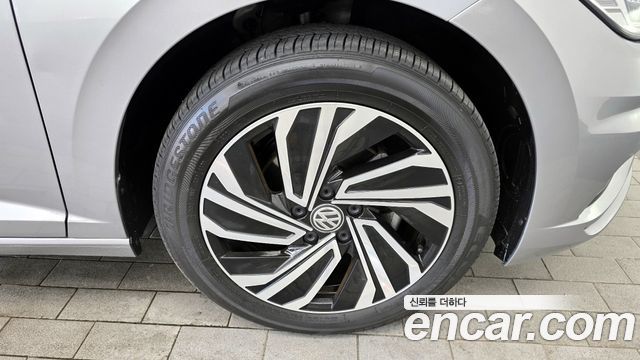Volkswagen Jetta 2021 thumb 6