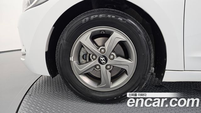 Hyundai Avante 2016 thumb 6