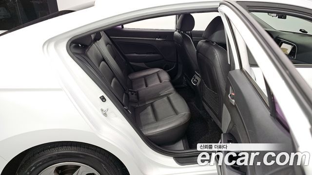 Hyundai Avante 2016 thumb 11