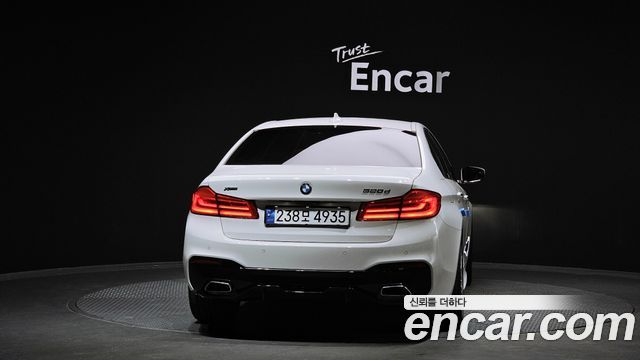 BMW 5 серии 2018 thumb 5
