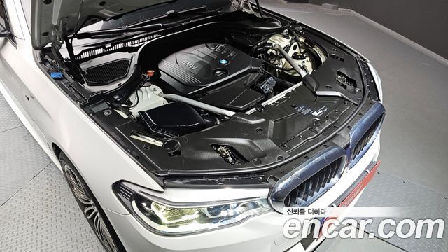 BMW 5 серии 2018 thumb 7