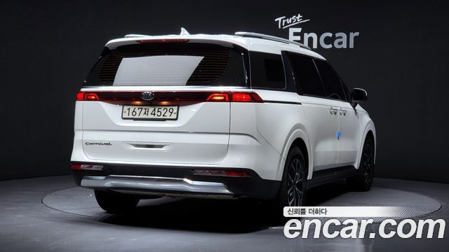 Kia Carnival 2020 thumb 3