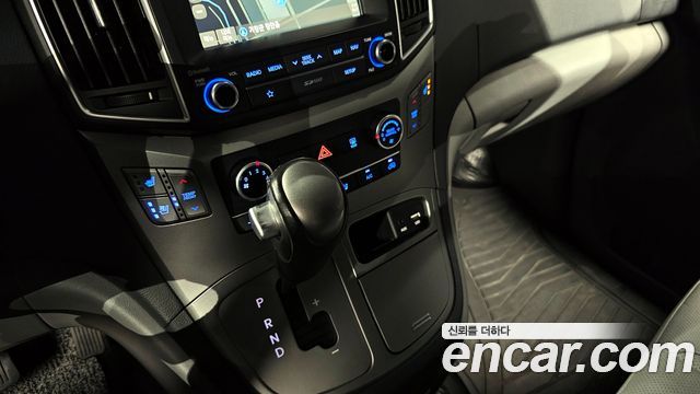 Hyundai Starex 2018 thumb 10