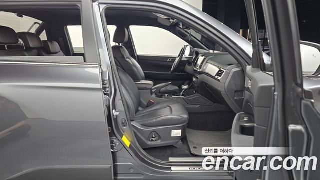 SsangYong Rexton 2022 thumb 10