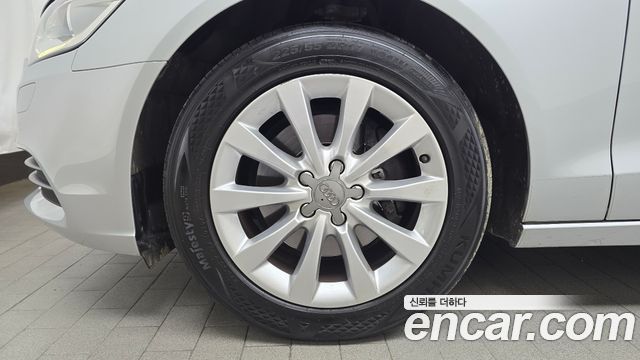 Audi A6 2015 thumb 5