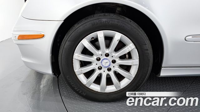 Mercedes-Benz E-Class 2008 thumb 6