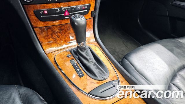 Mercedes-Benz E-Class 2008 thumb 10