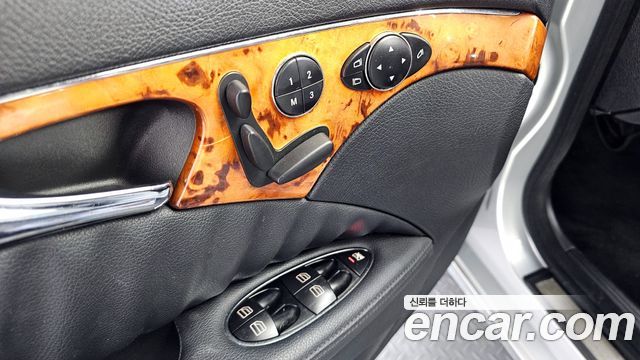 Mercedes-Benz E-Class 2008 thumb 12