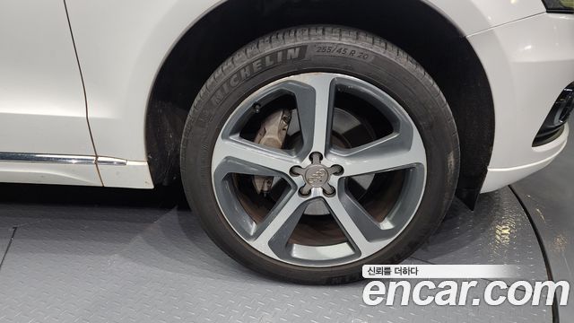 Audi Q5 2014 thumb 6